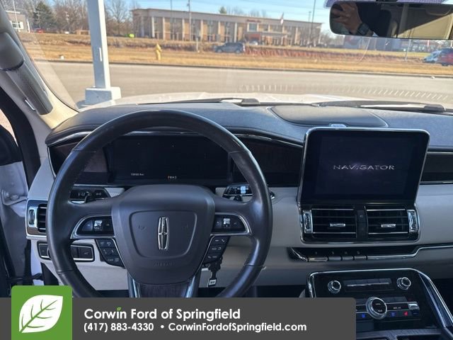 Used 2019 Lincoln Navigator Reserve image 24