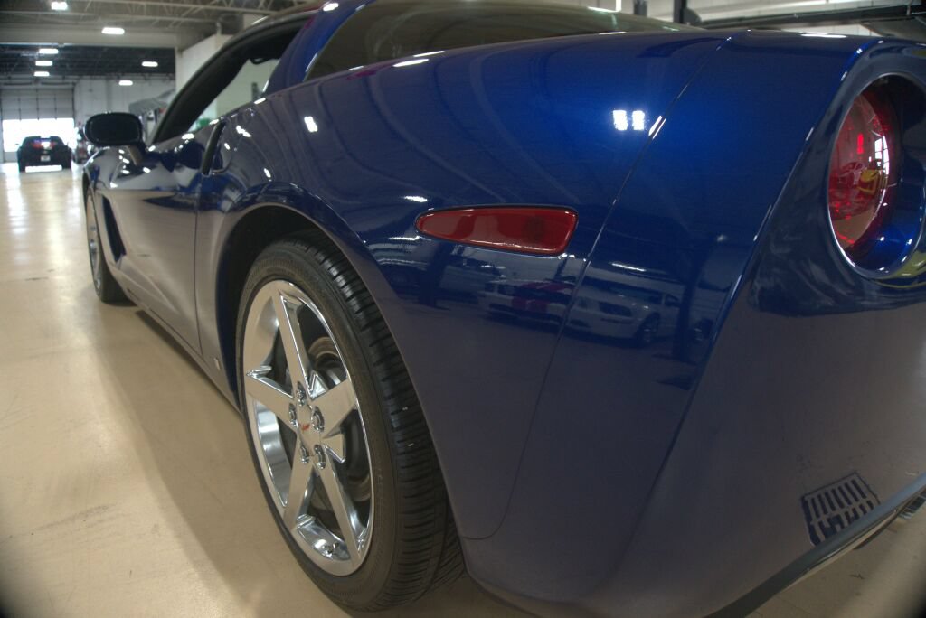 Used 2007 Chevrolet Corvette Coupe w/ Preferred Equipment Group RWD image 19
