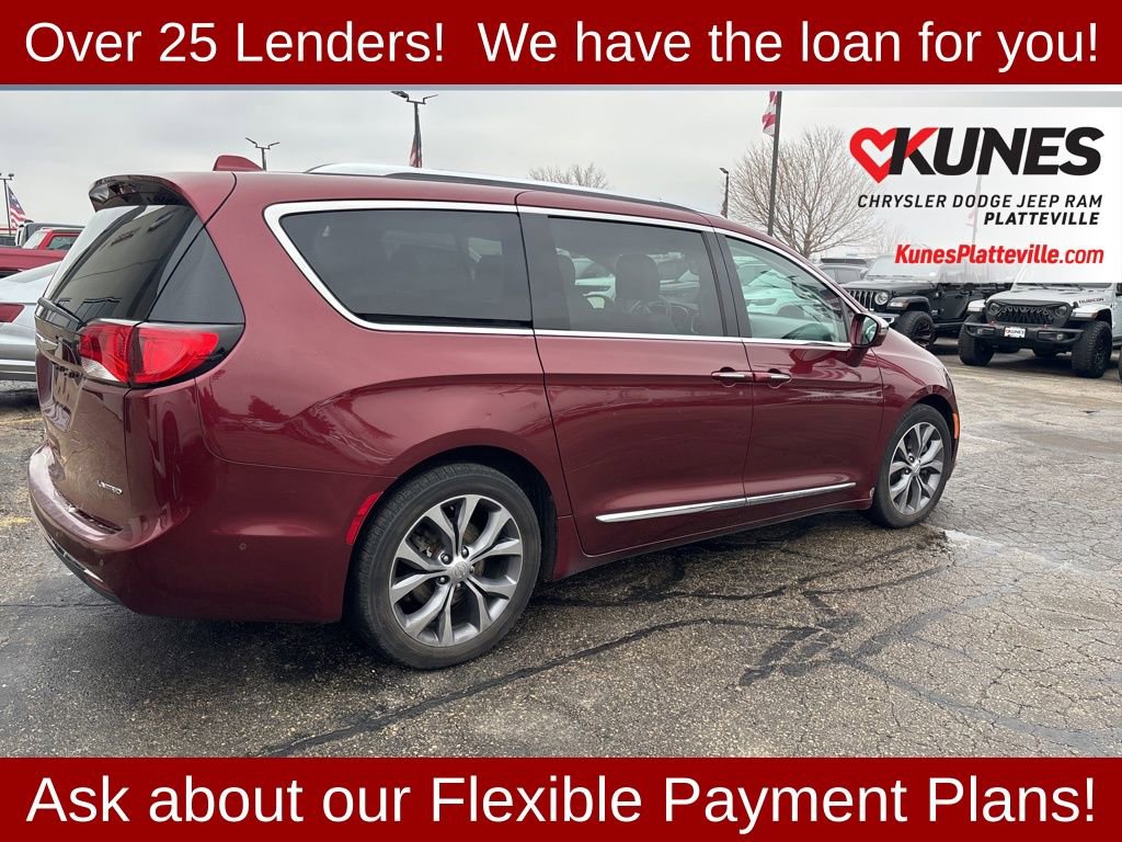 Used 2017 Chrysler Pacifica Limited w/ UConnect Theater Package FWD image 8