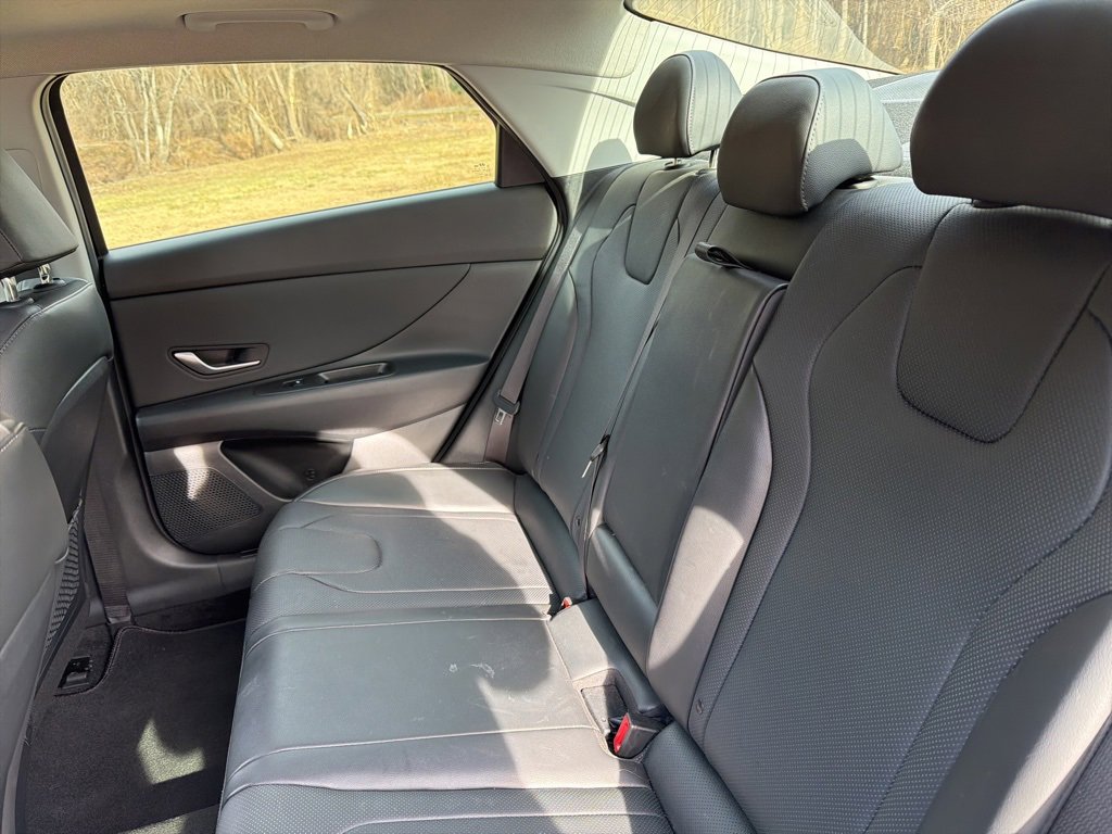 Used 2023 Hyundai Elantra Limited image 13