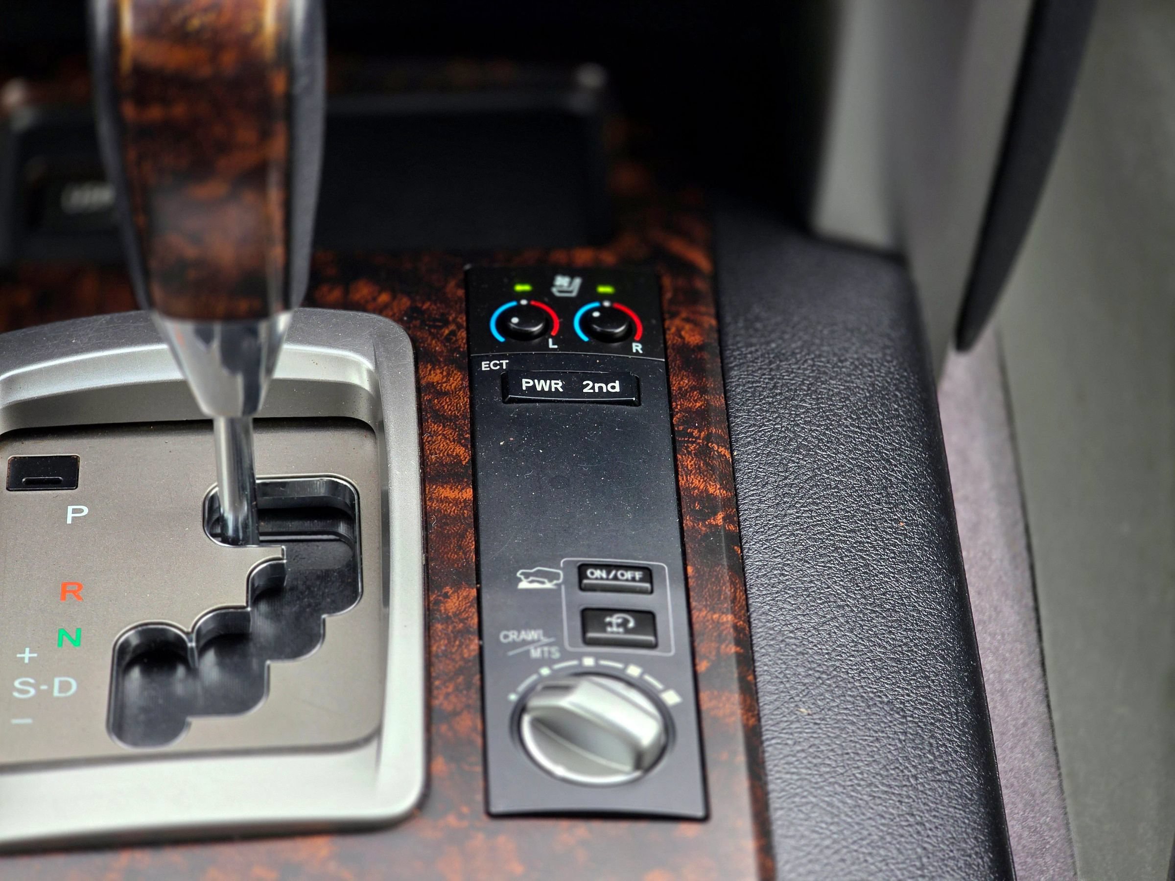 Used 2013 Toyota Land Cruiser AWD/4WD image 21