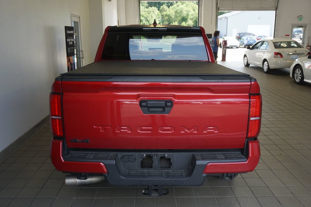 Used 2025 Toyota Tacoma SR5 AWD/4WD image 14