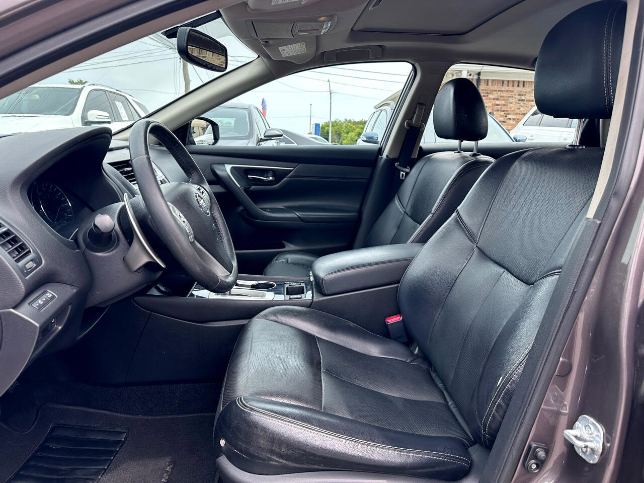 Used 2017 Nissan Altima 3.5 SL w/ 3.5SL Technology Package image 10