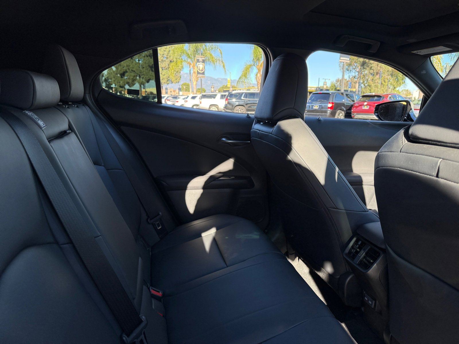 Used 2024 Lexus UX 250h FWD image 17