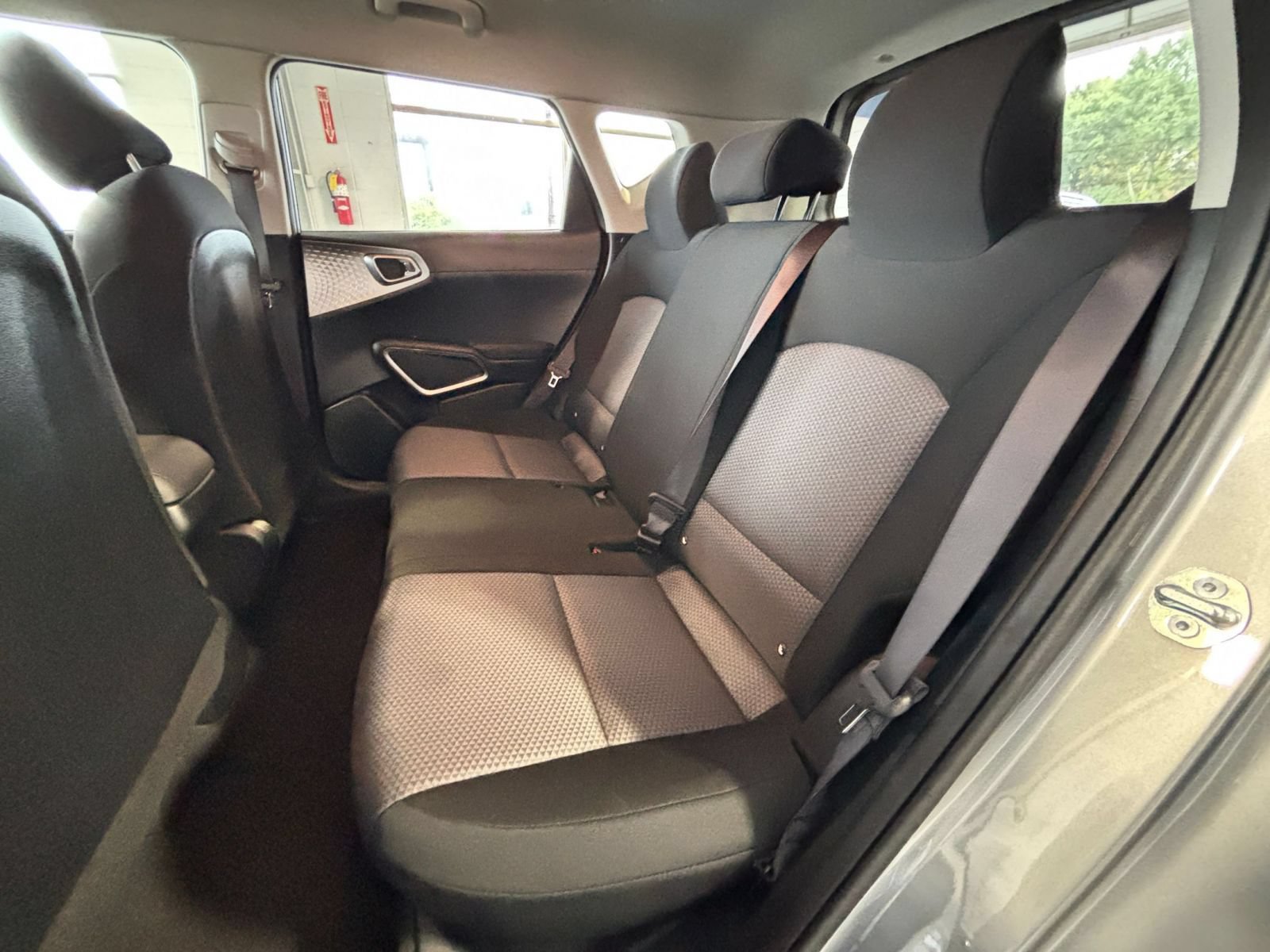 Used 2025 Kia Soul LX w/ LX Technology Package FWD image 22