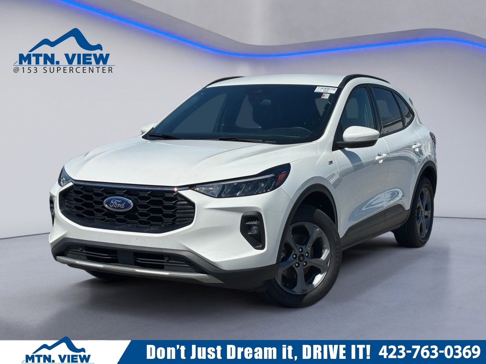 Used 2025 Ford Escape ST-Line Select AWD/4WD image 1