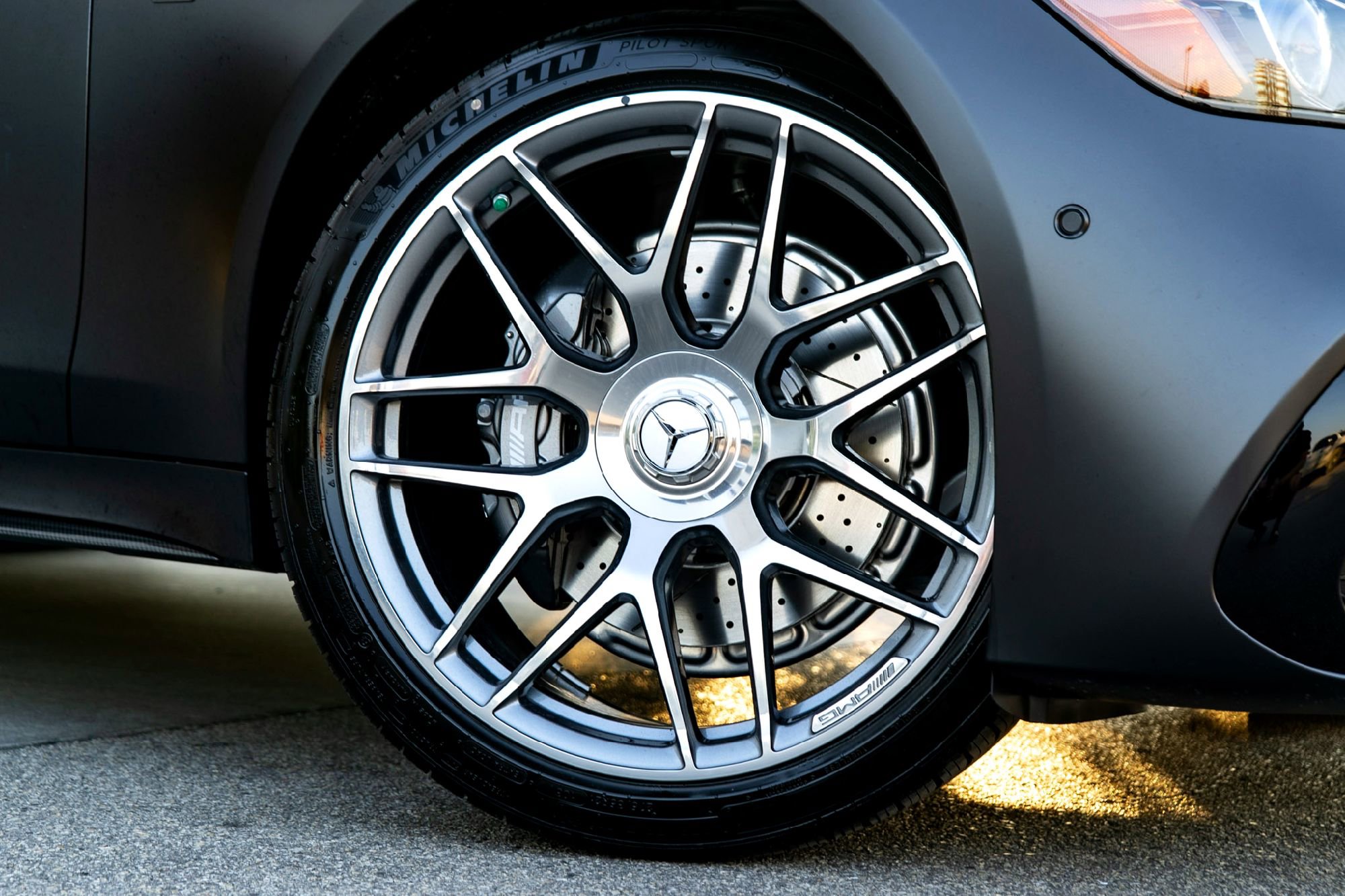 New 2026 Mercedes-Benz AMG GT 53 image 2