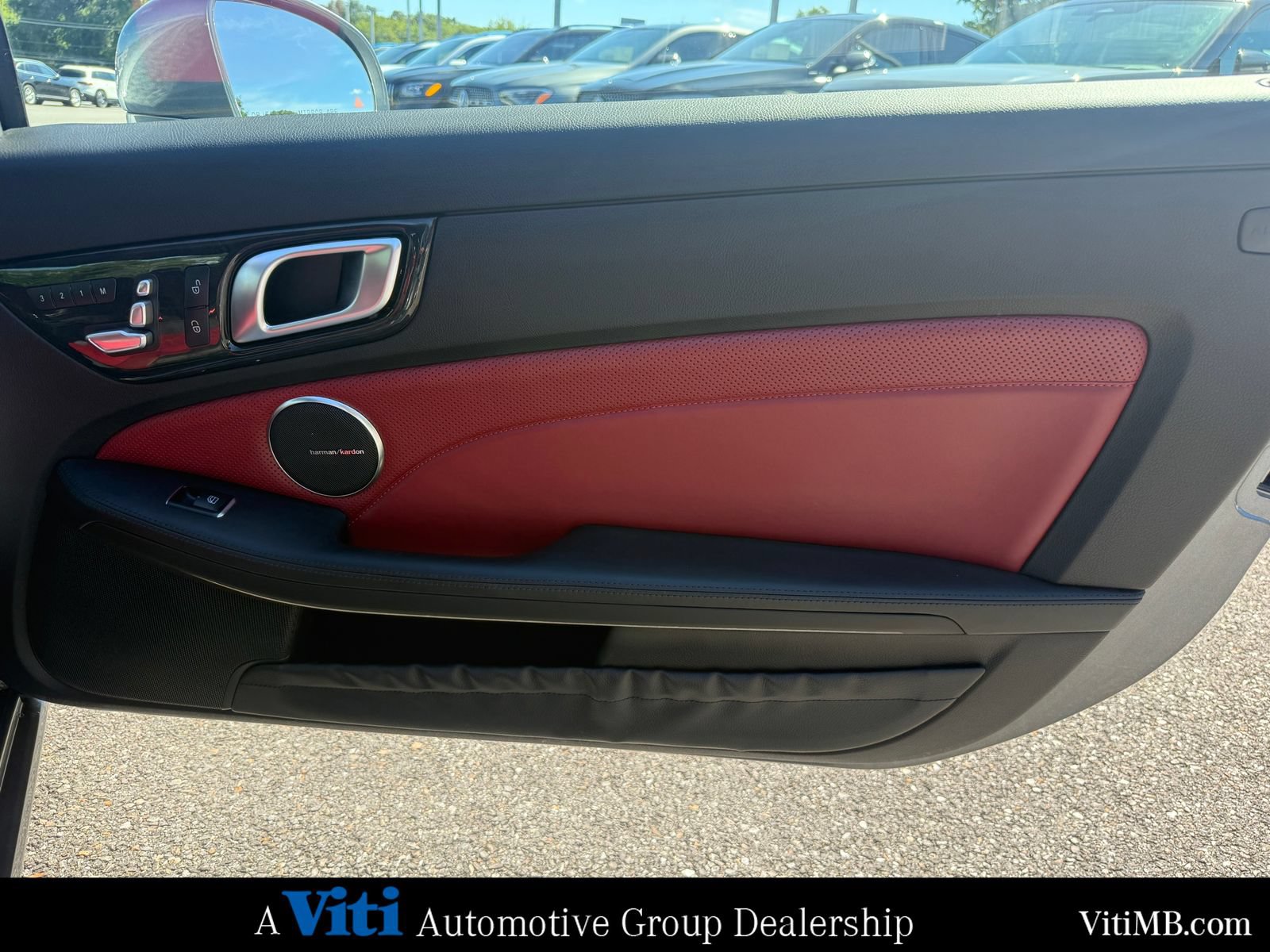 Used 2017 Mercedes-Benz SLC 300 image 26