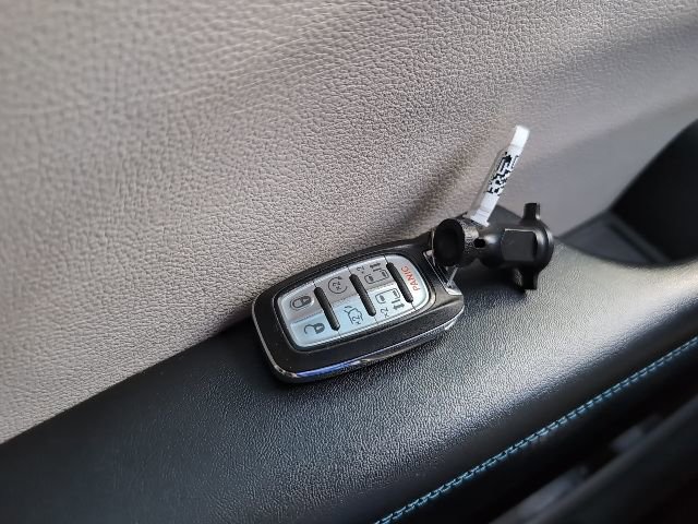 Used 2021 Chrysler Pacifica Touring-L w/ Uconnect Theater Family Group image 29