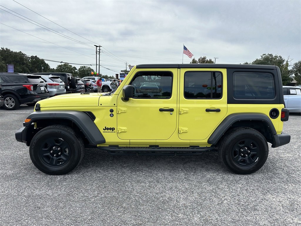 Used 2023 Jeep Wrangler Sport image 9