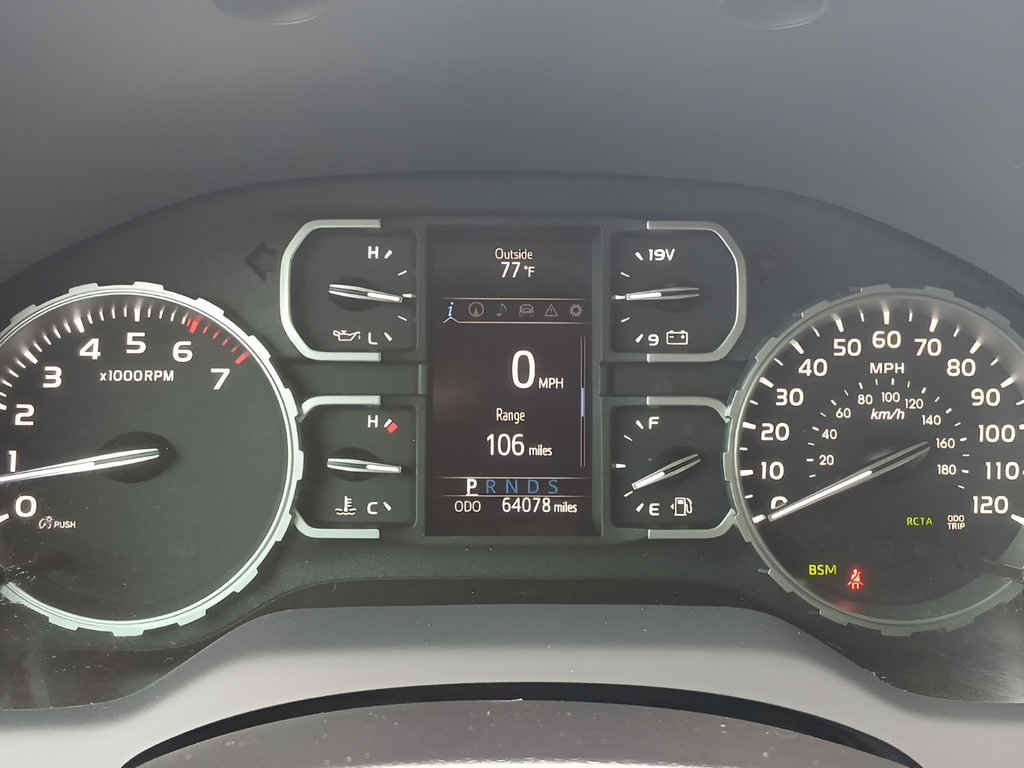Used 2018 Toyota Tundra Limited w/ Limited Premium Package AWD/4WD image 15