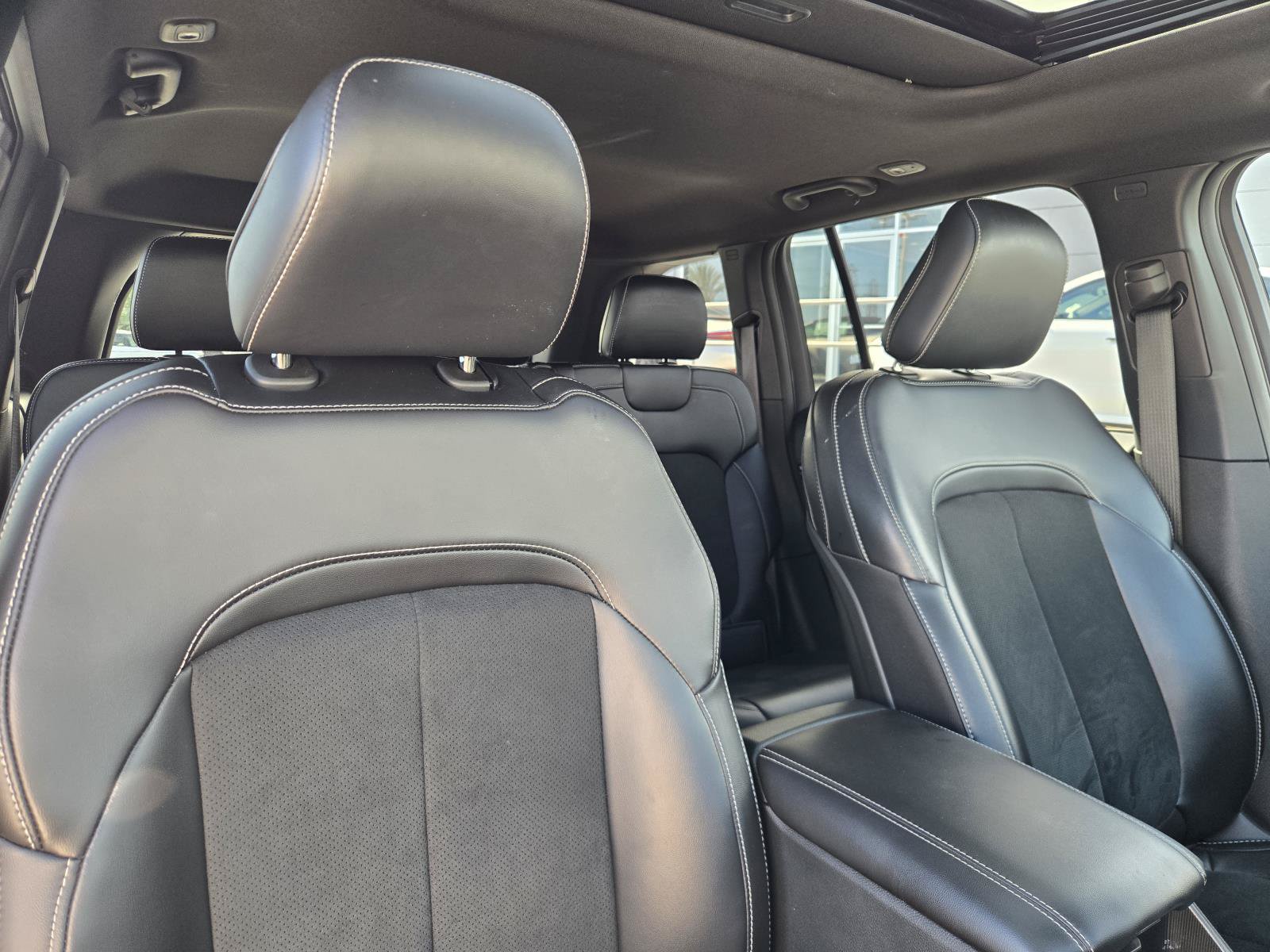 Certified 2025 Jeep Grand Cherokee Altitude RWD image 34