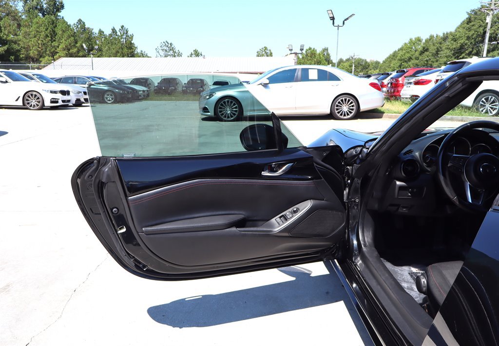 Used 2017 MAZDA MX-5 Miata RF Club RWD image 38