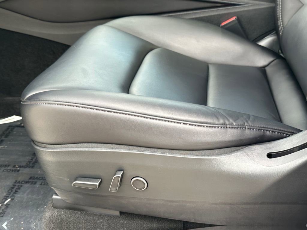 Used 2022 Tesla Model Y Long Range AWD/4WD image 23