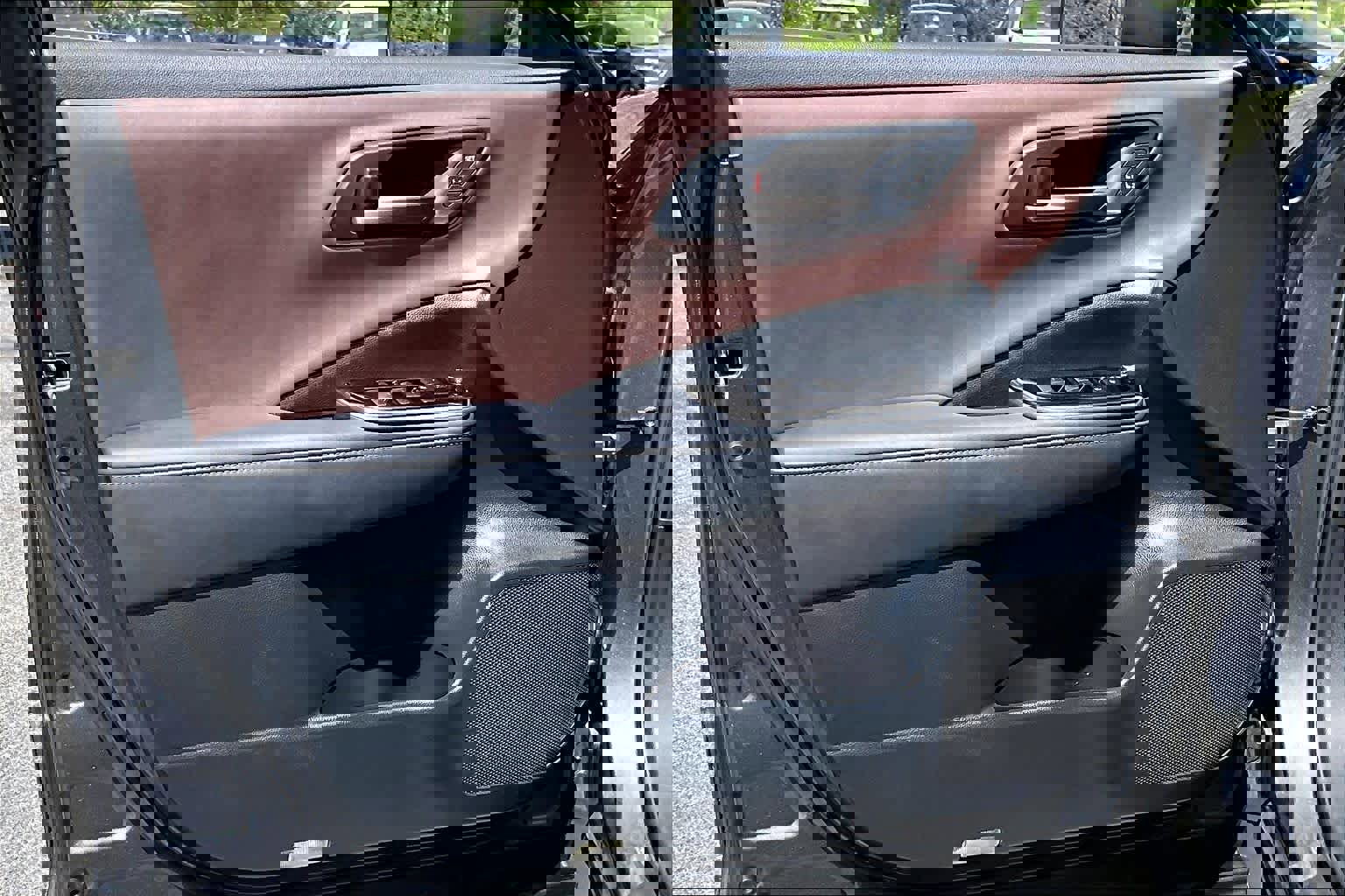 Used 2024 Toyota Crown Limited w/ Advanced Technology Package image 22