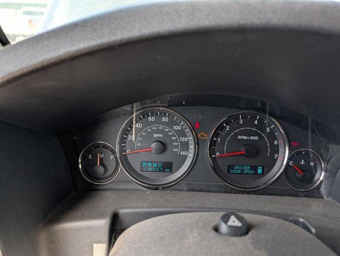 Used 2006 Jeep Commander 4WD image 35