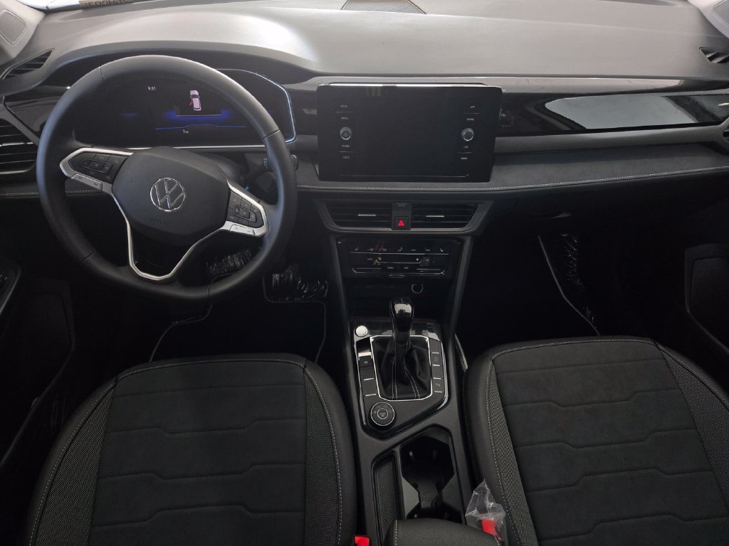 New 2026 Volkswagen Taos SE AWD/4WD image 6
