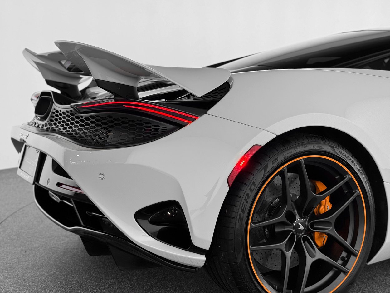 Used 2024 McLaren 750S image 47