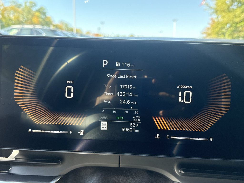Used 2025 Kia Carnival FWD image 10