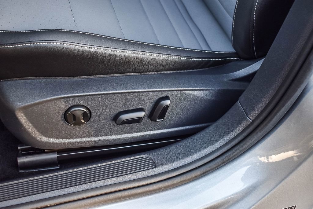 Used 2025 Volkswagen Jetta SE image 21