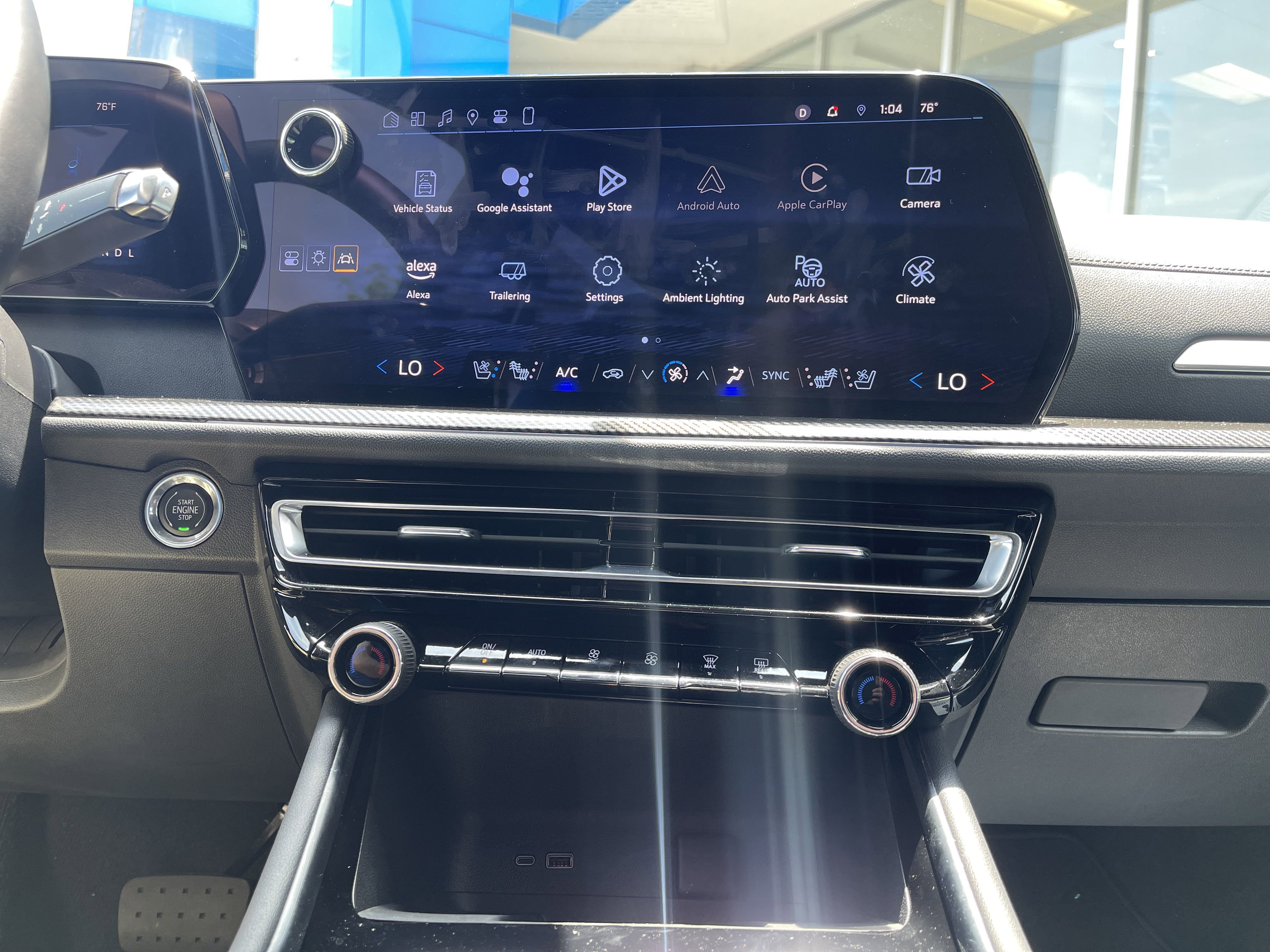 Used 2024 Chevrolet Traverse RS image 33