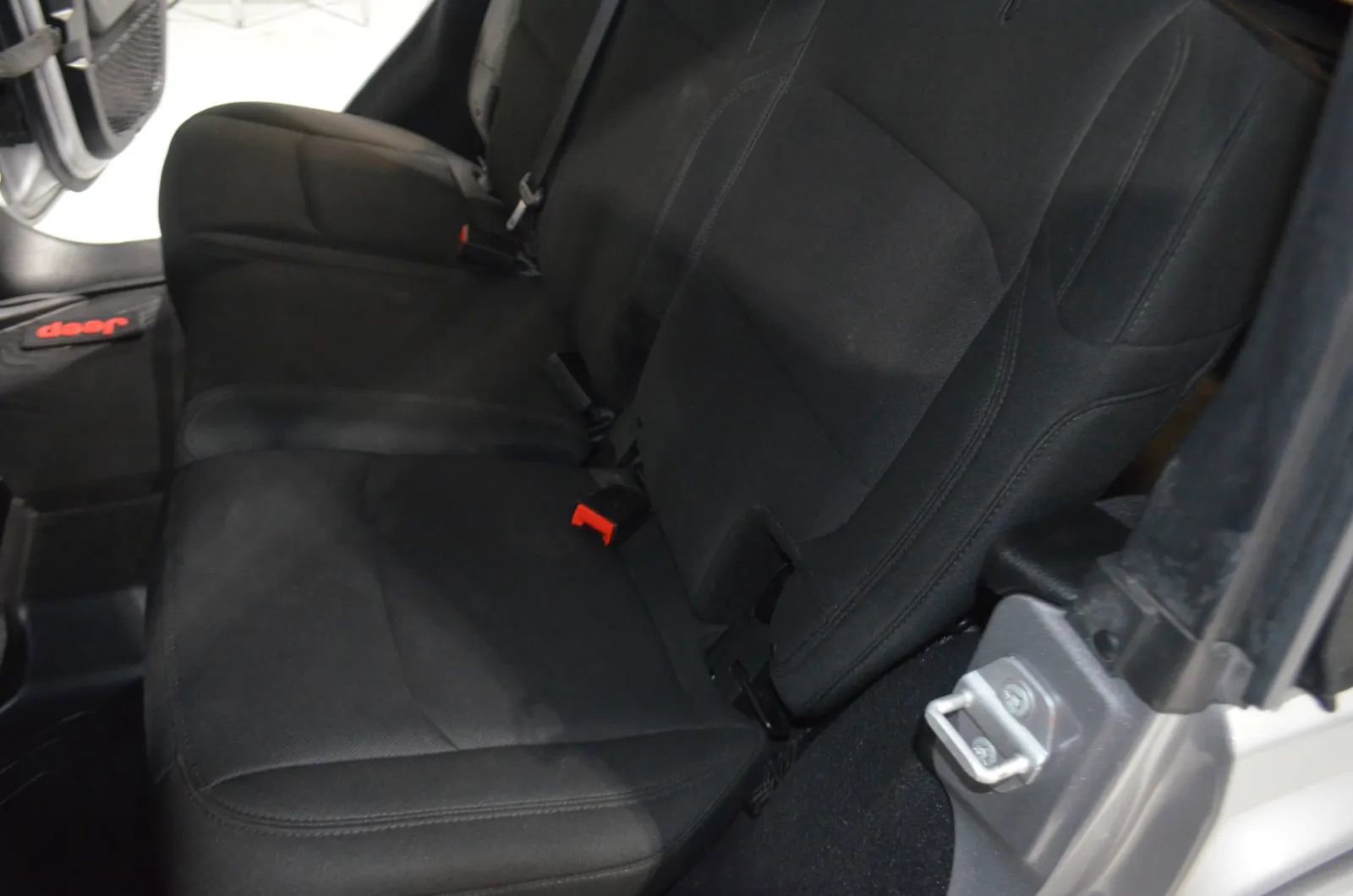 Used 2018 Jeep Wrangler Unlimited Sahara image 17