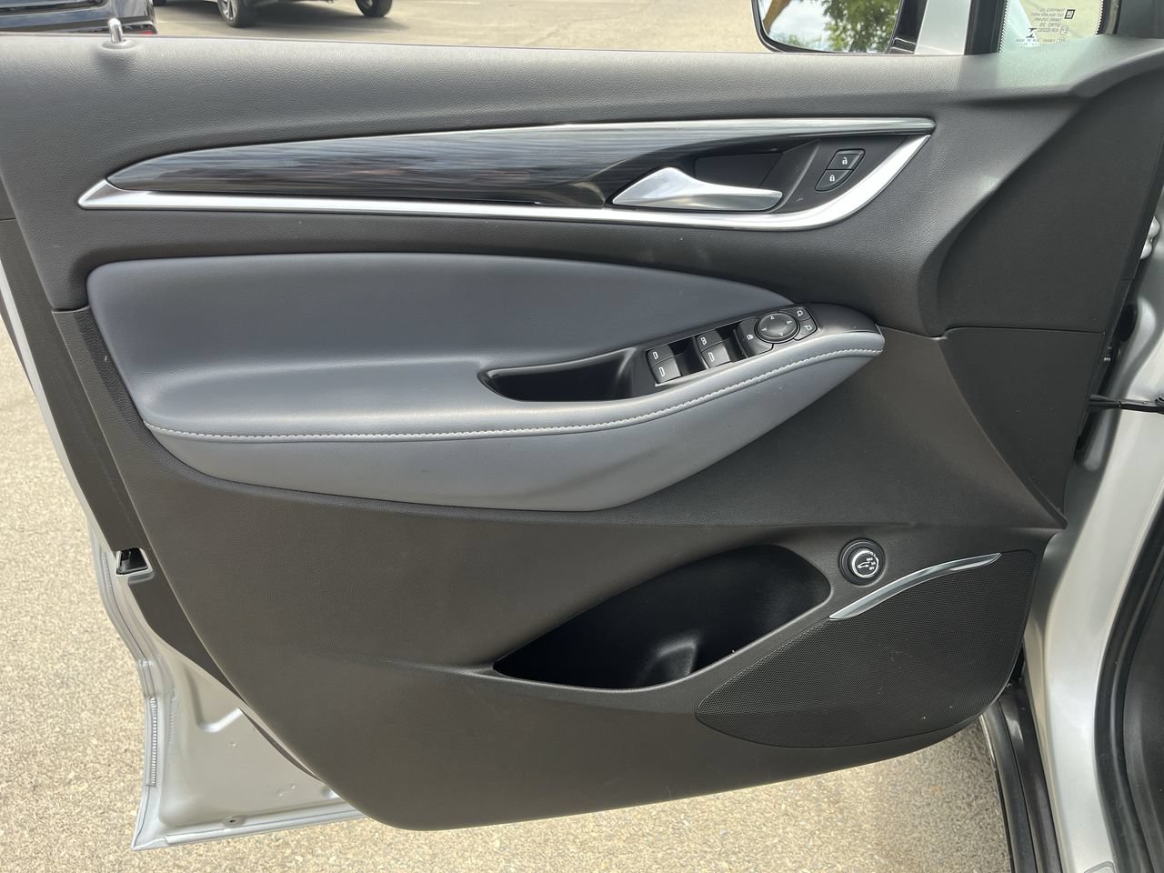 Used 2021 Buick Enclave Essence FWD image 20