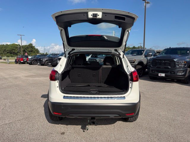 Used 2017 Nissan Rogue Sport SV FWD image 8