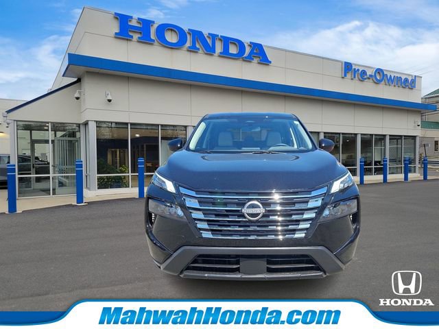 Used 2025 Nissan Rogue SV AWD/4WD image 2