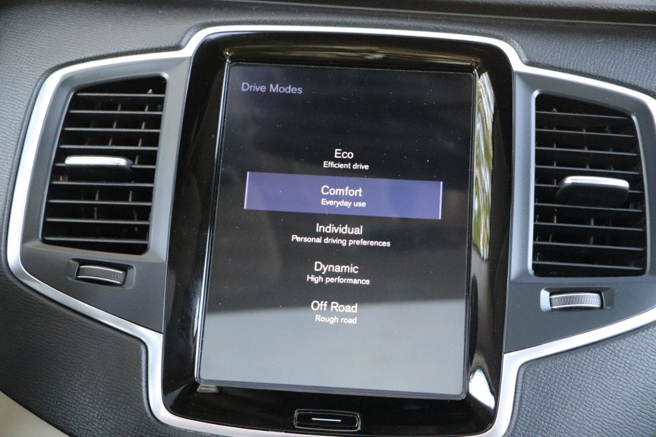 Used 2019 Volvo XC90 T6 Momentum w/ Advanced Package AWD/4WD image 16