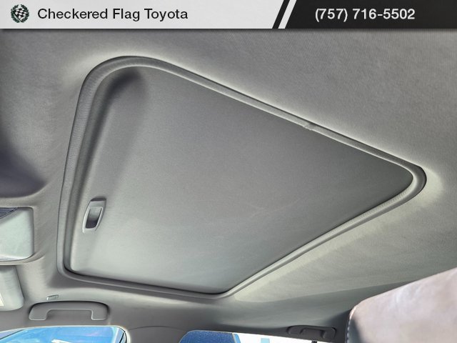 Used 2023 Toyota RAV4 XLE Premium image 9