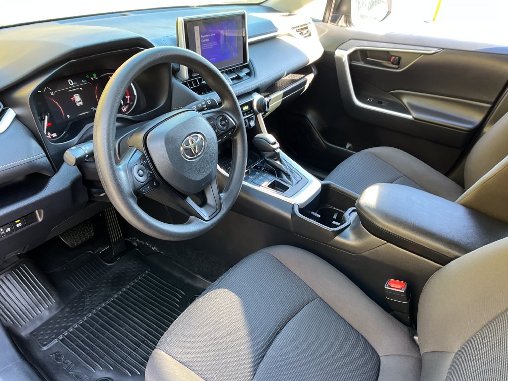 Used 2024 Toyota RAV4 LE AWD/4WD image 10