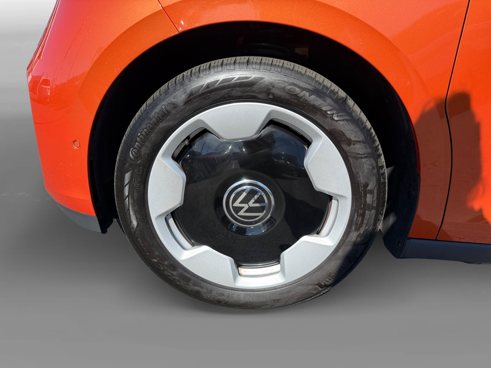 Certified 2025 Volkswagen ID. Buzz Pro S Plus RWD image 9