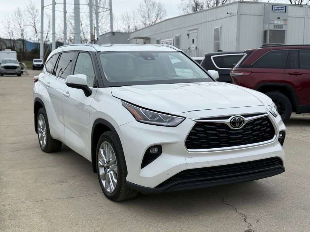 Used 2020 Toyota Highlander Limited image 4