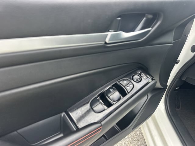 Used 2024 Nissan Altima 2.5 SR AWD/4WD image 17