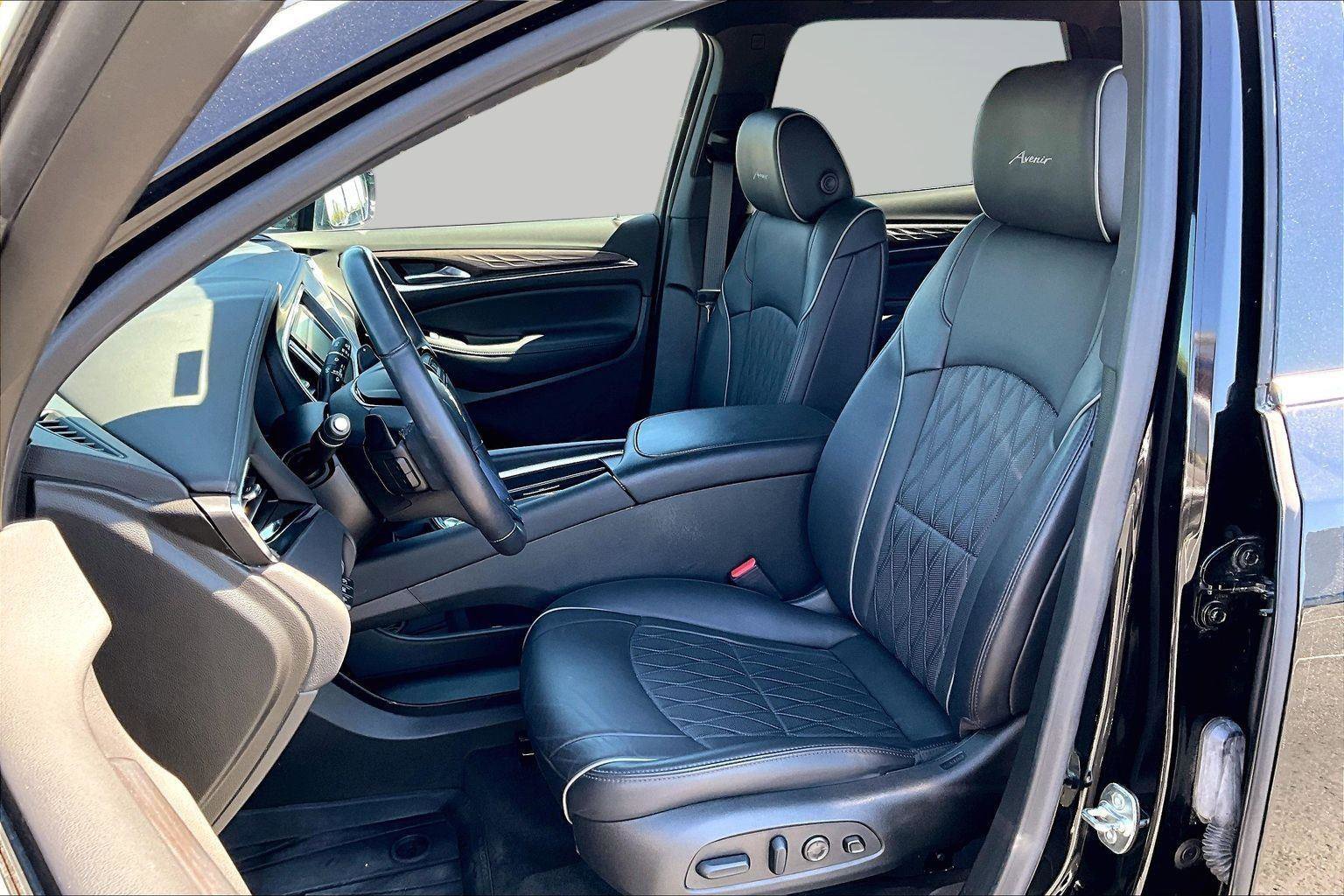 Used 2024 Buick Enclave Avenir w/ Avenir Technology Package AWD/4WD image 26