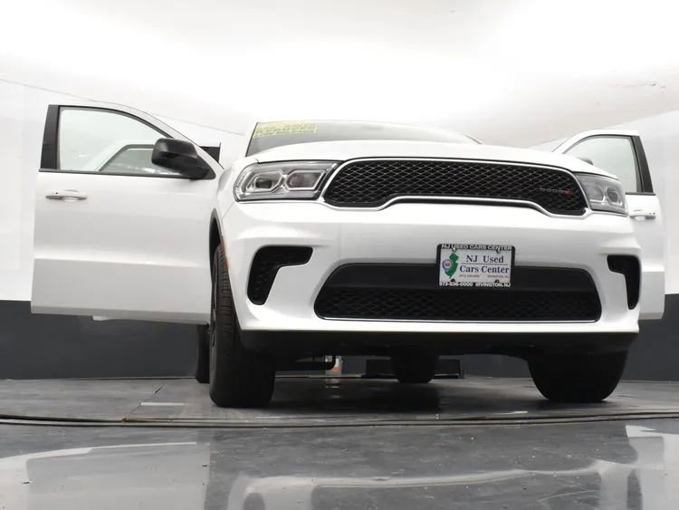Used 2024 Dodge Durango SXT image 11