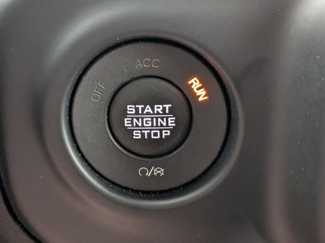 Used 2019 Jeep Wrangler Unlimited Sahara w/ Safety Group AWD/4WD image 19