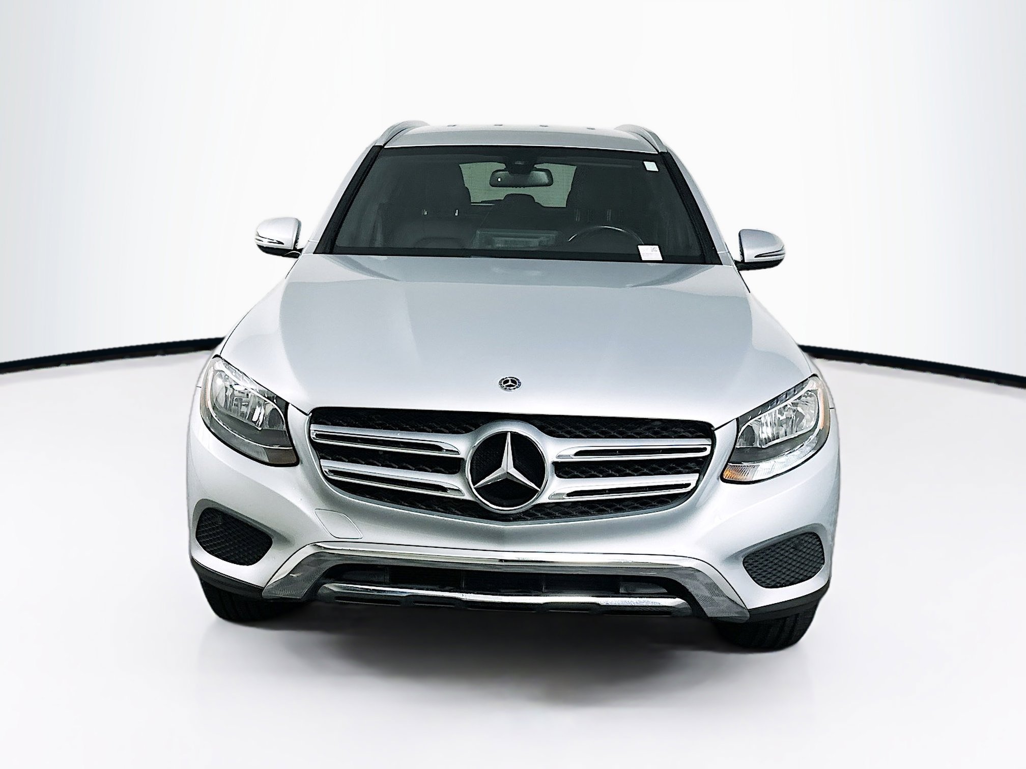 Used 2017 Mercedes-Benz GLC 300 4MATIC image 2