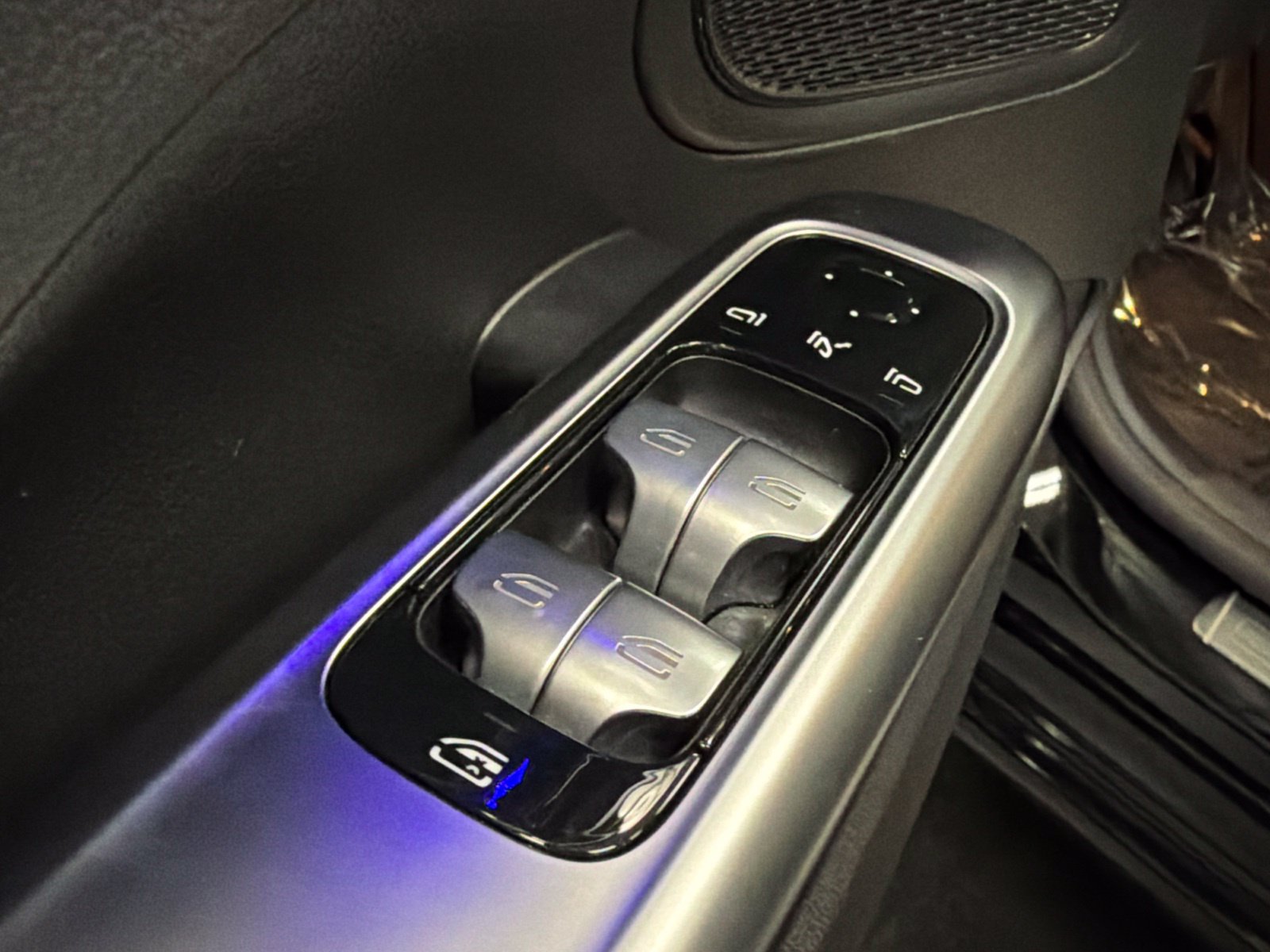 Certified 2025 Mercedes-Benz C 300 Sedan image 21