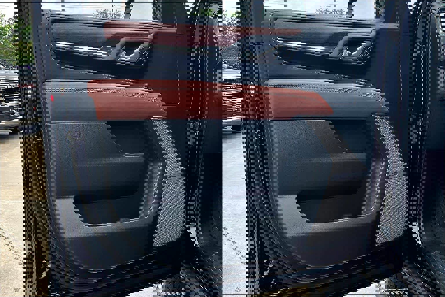 Used 2023 GMC Yukon Denali Ultimate image 22