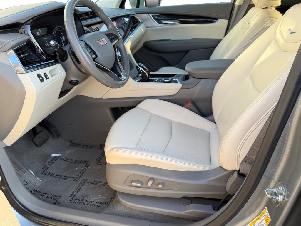 Used 2024 Cadillac XT6 Premium Luxury AWD/4WD image 16
