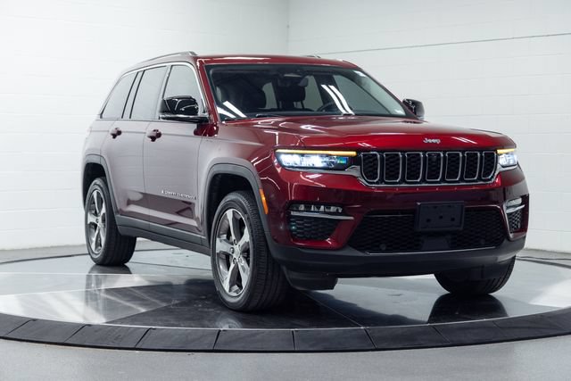 Used 2023 Jeep Grand Cherokee Limited w/ Luxury Tech Group II AWD/4WD image 4