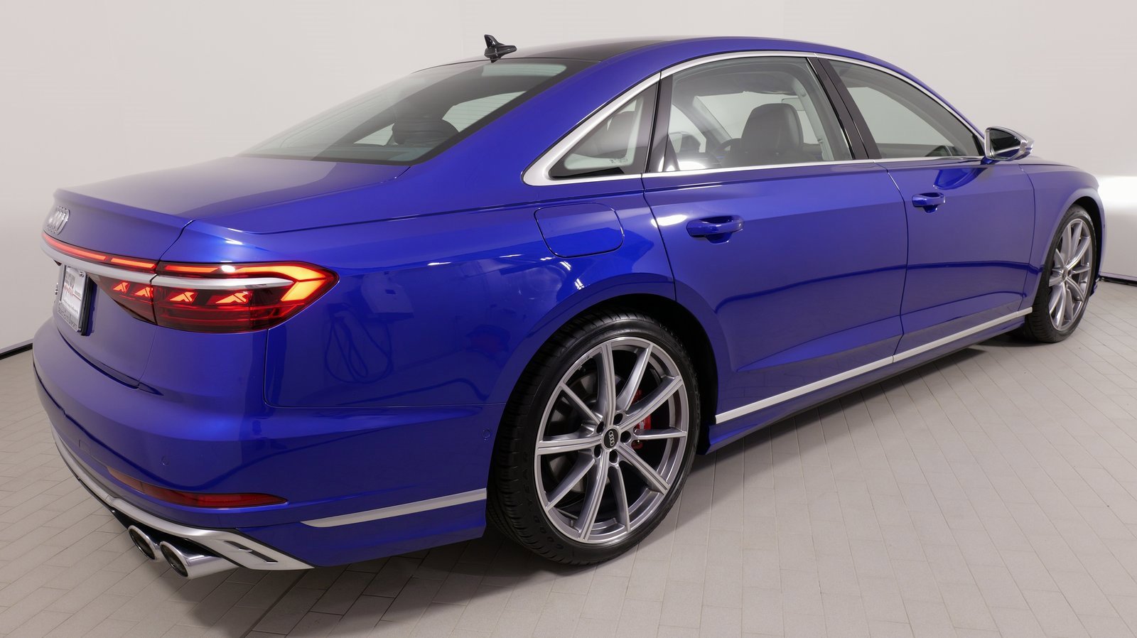 Used 2023 Audi S8 w/ S8 Comfort Plus Package image 11