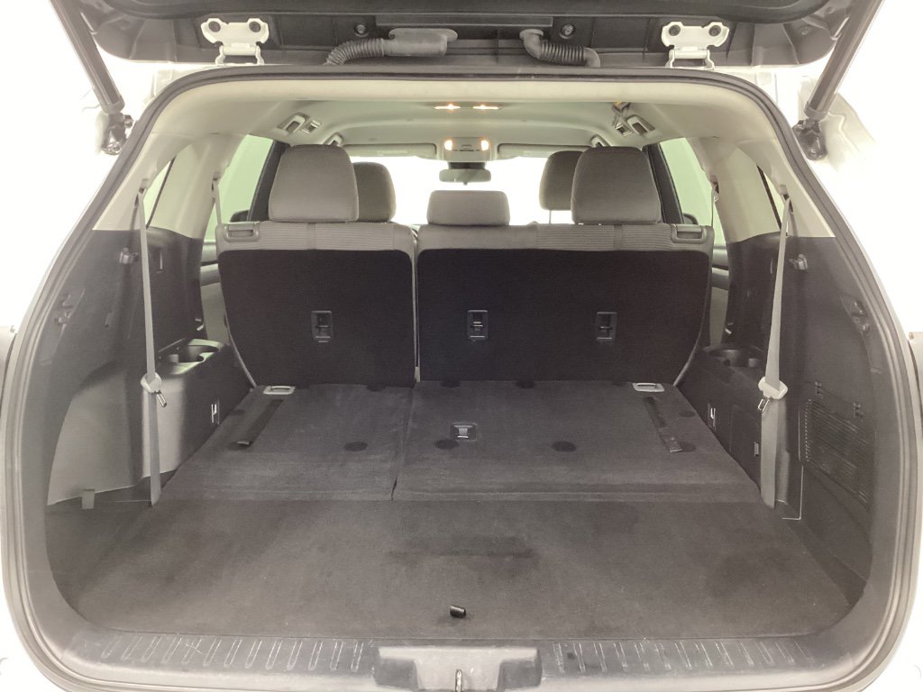 Used 2022 Toyota Highlander LE image 10