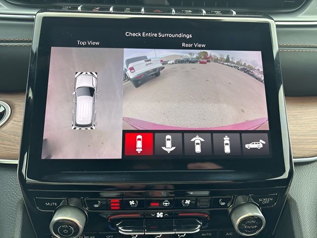 Used 2022 Jeep Grand Cherokee Summit w/ Luxury Tech Group V image 15