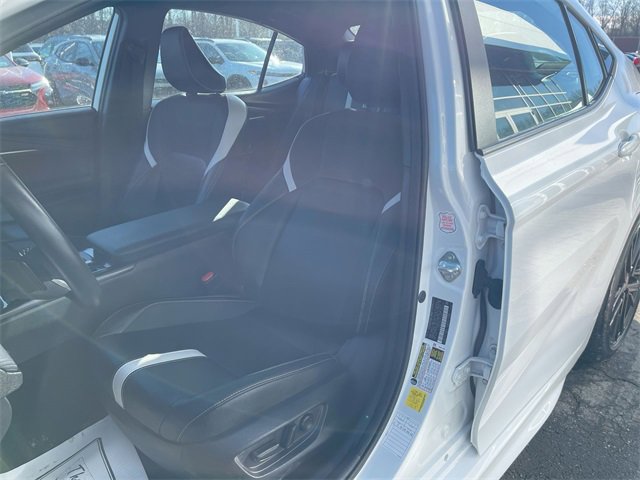 Used 2025 Toyota Camry SE image 18