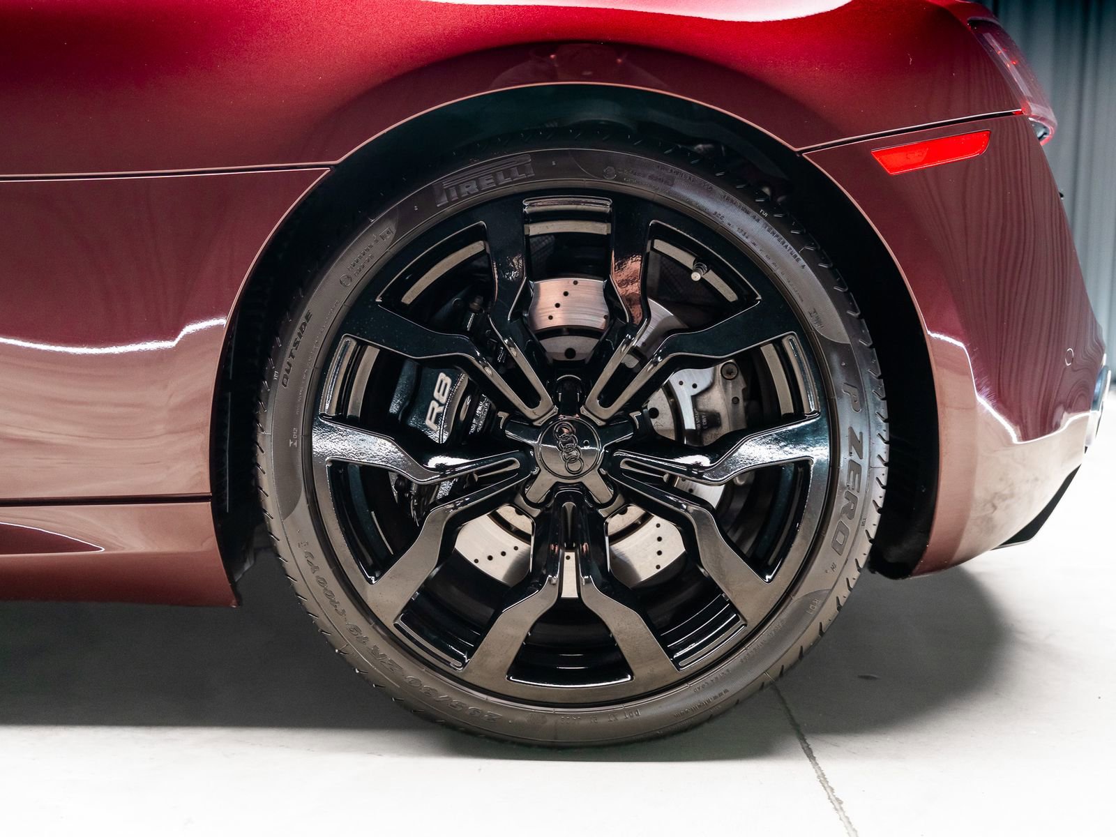 Used 2011 Audi R8 V10 image 43