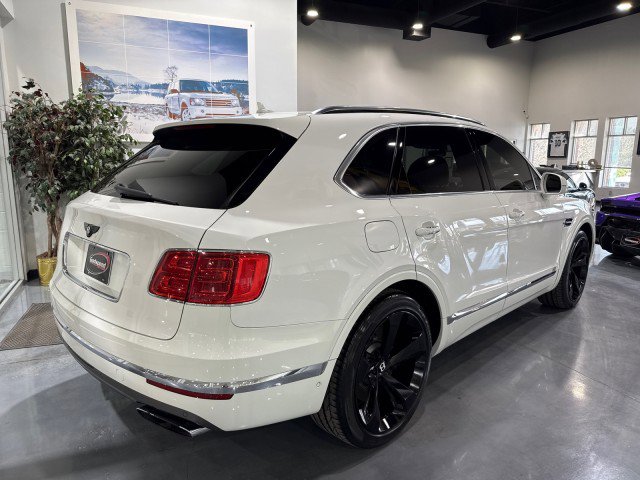 Used 2018 Bentley Bentayga image 33