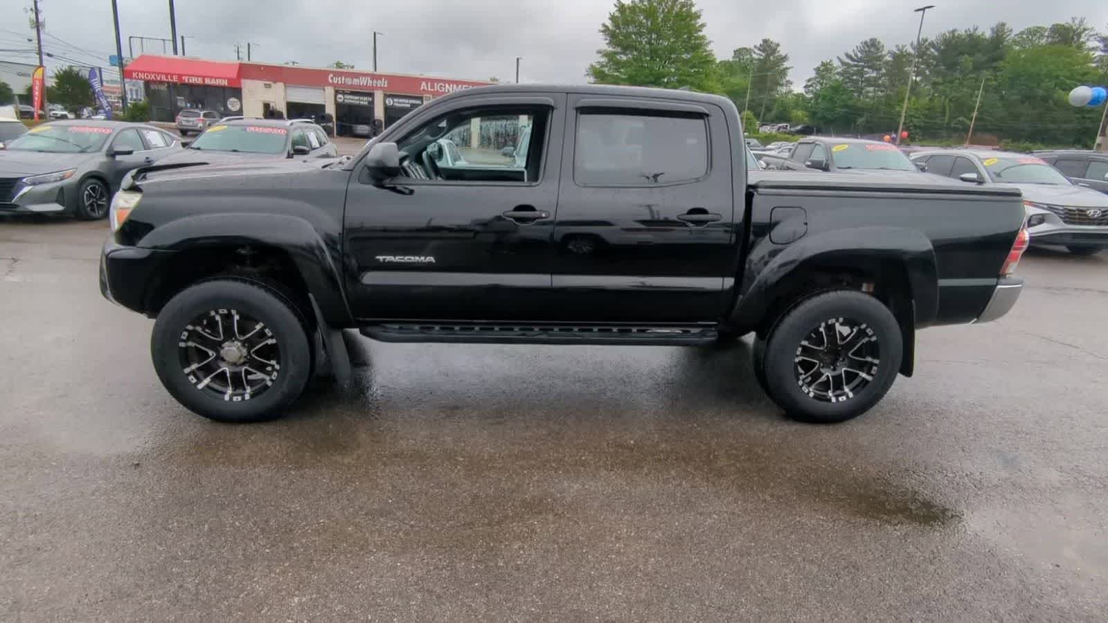 Used 2015 Toyota Tacoma 4x4 Double Cab w/ SR5 Package image 5